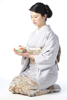 「一挙一動」の意味や使い方を例文でご紹介。英語や類語表現について | 四字熟語の勉強.com | 四字熟語の勉強.com